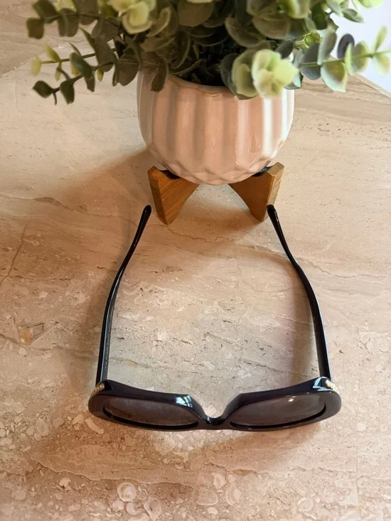 CHANEL Black Pearl-Embellished Cat-Eye Sunglasses with Gold CC - Picture 7 of 11